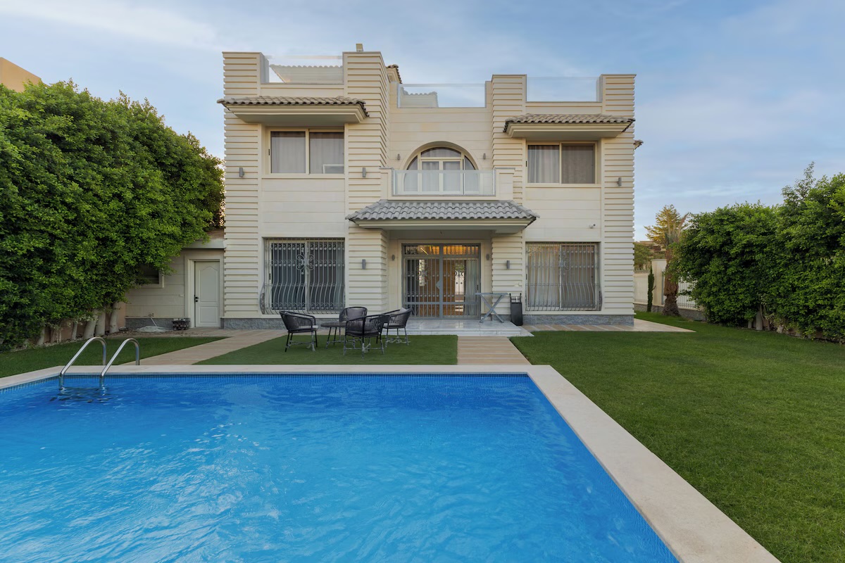 Pool & garden