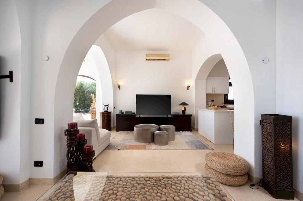 Second lounge