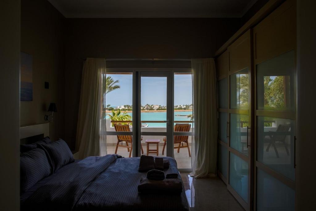 Bedroom, sea view